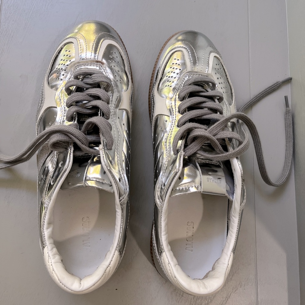 ALOHAS Tb. 490 Rife Shimmer Silver Cream Leather Sneaker.  Size 40.